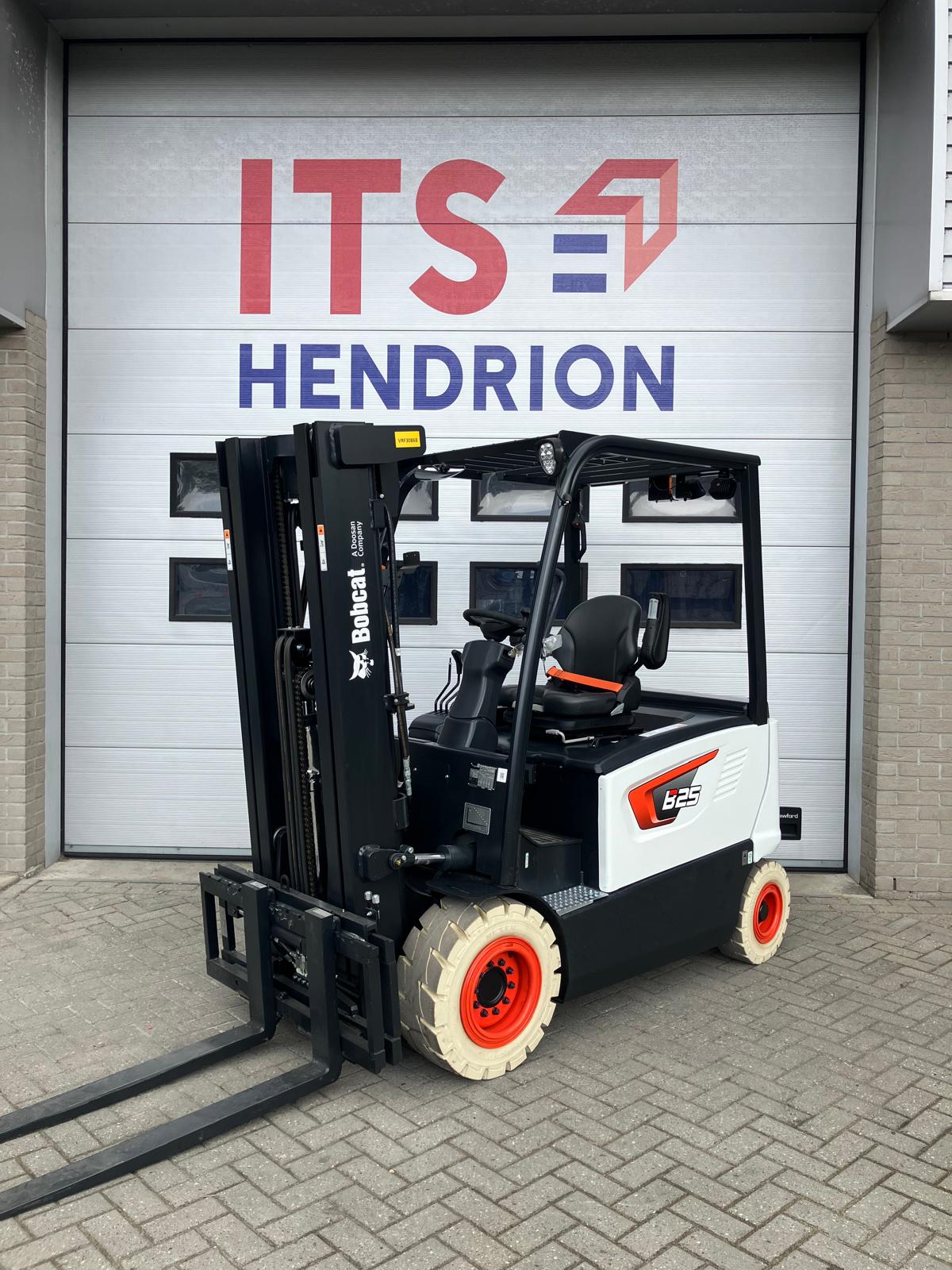 Bobcat B25X-7 plus